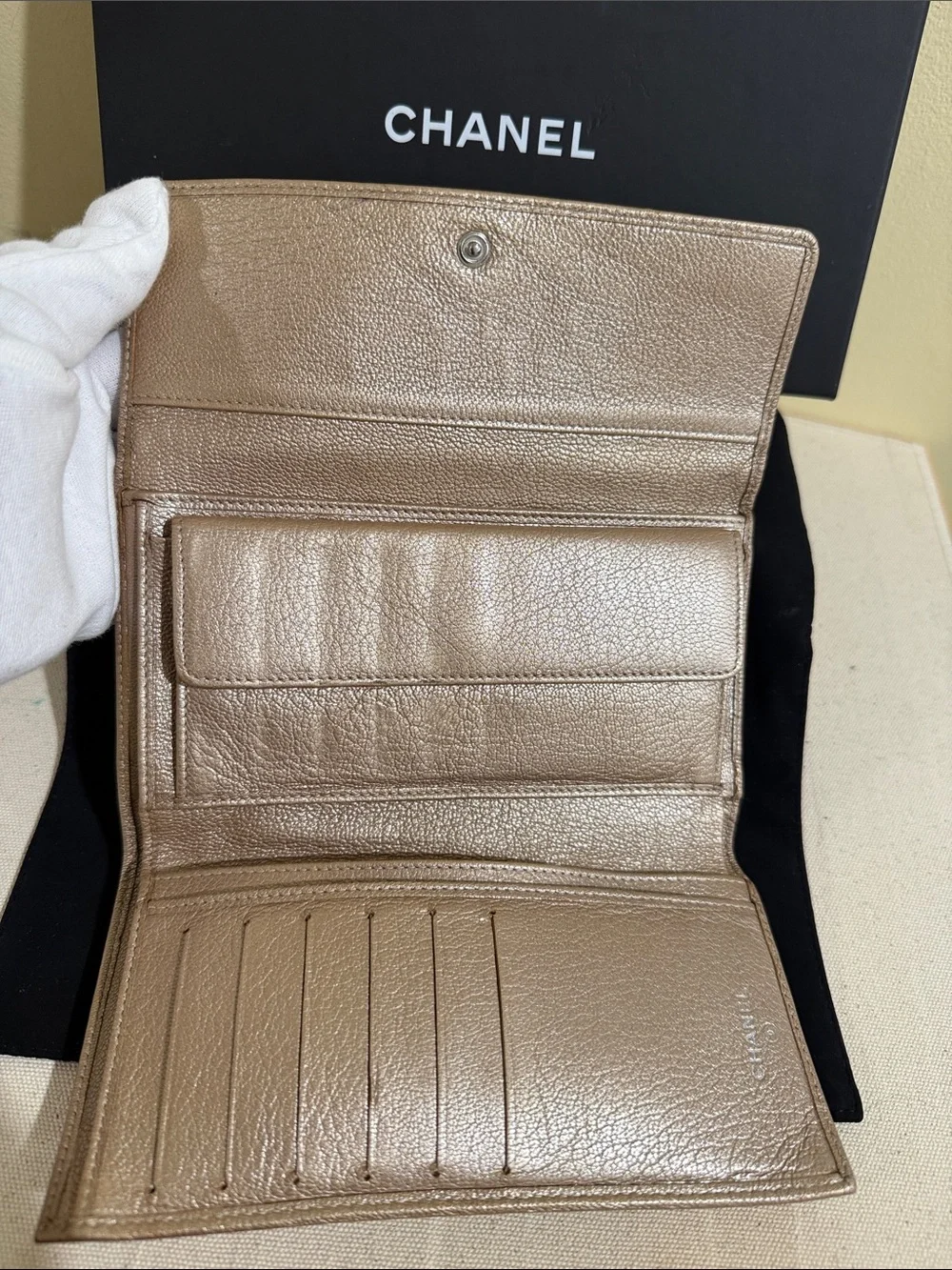 CHANEL Beige gold Rose Leather Flap Wallet with CC Button